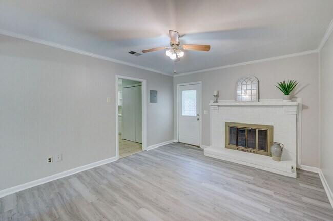 Foto del edificio - 213 El Ogden Dr