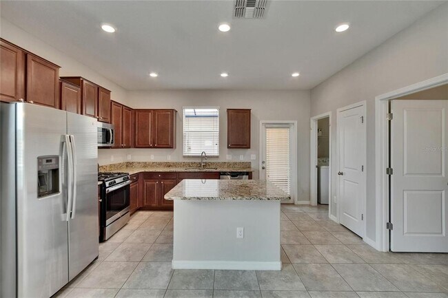 Building Photo - 7325 Parkshore Dr