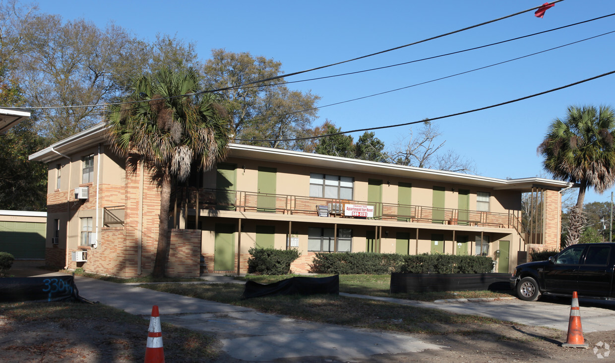 Primary Photo - 924 Arco Dr
