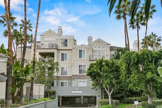 Building Photo - 2243 Martin