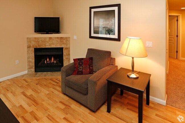 Building Photo - Tabor Pointe Apartments