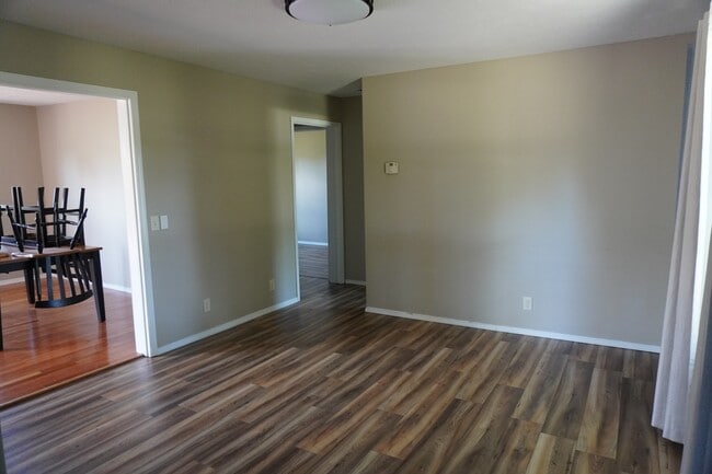 Building Photo - 37 Ems D22A Ln