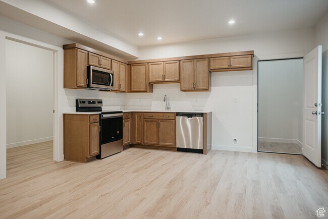 Foto del edificio - 5204 S Century Wy