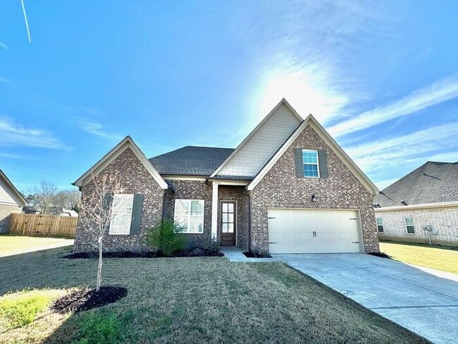 Building Photo - Now Leasing a 4-bedroom 3 bath home @ Nich...