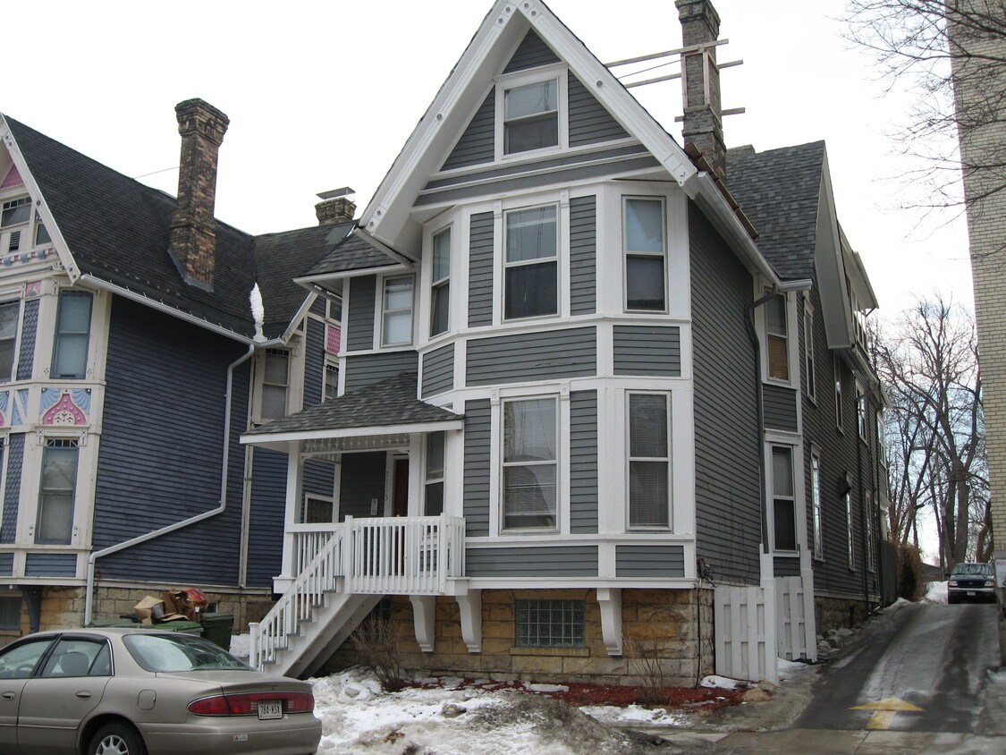 1115 E Knapp St, Milwaukee, WI 53202 Apartments in Milwaukee, WI