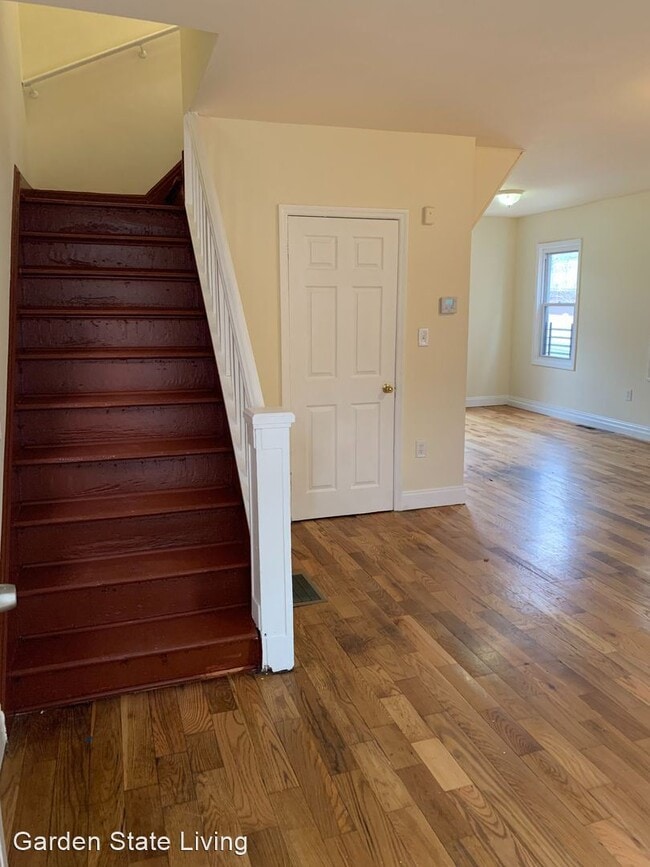 Building Photo - 3 br, 1 bath House - 91 Willoughby Street