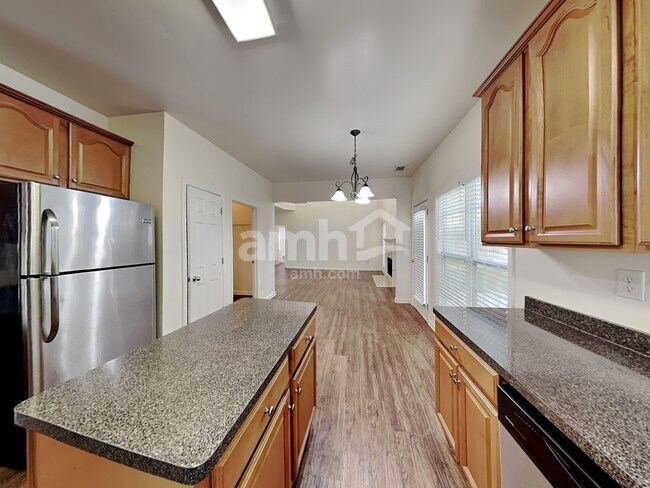 Foto del edificio - 383 Vine Mountain Way