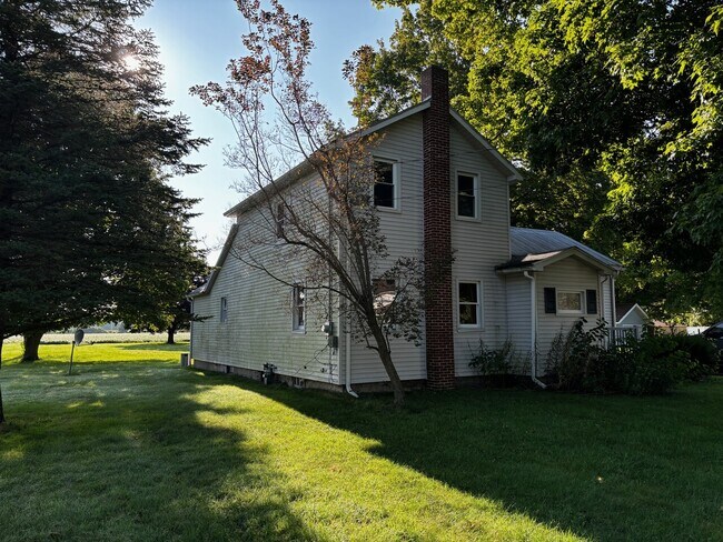 Building Photo - 716 N Main St