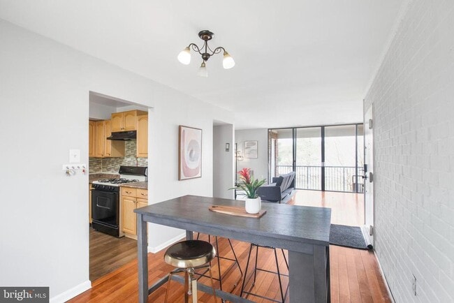 Foto del edificio - 788 Quince Orchard Blvd