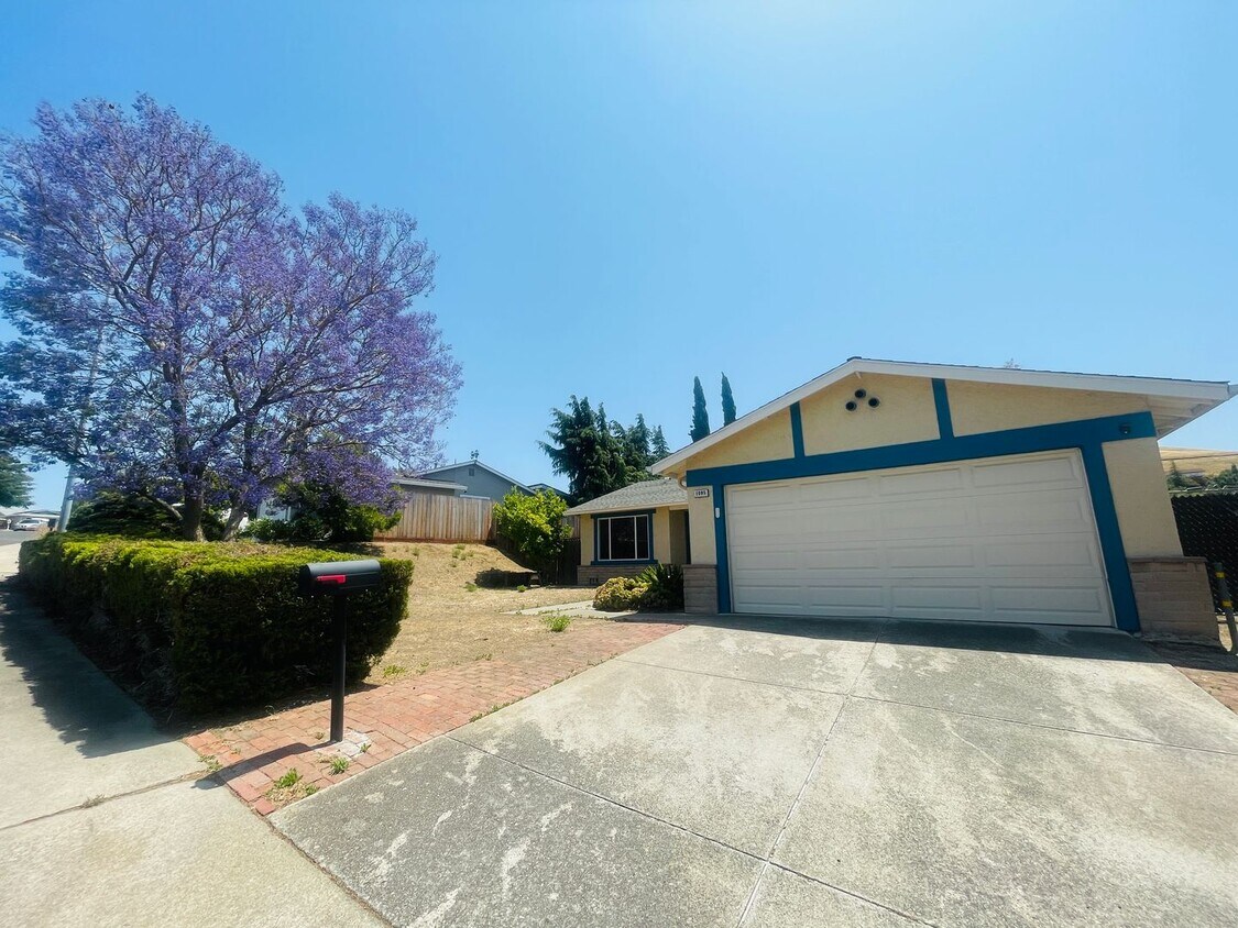 Primary Photo - Move- In Pittsburg Home 3bed/2bath !!!!