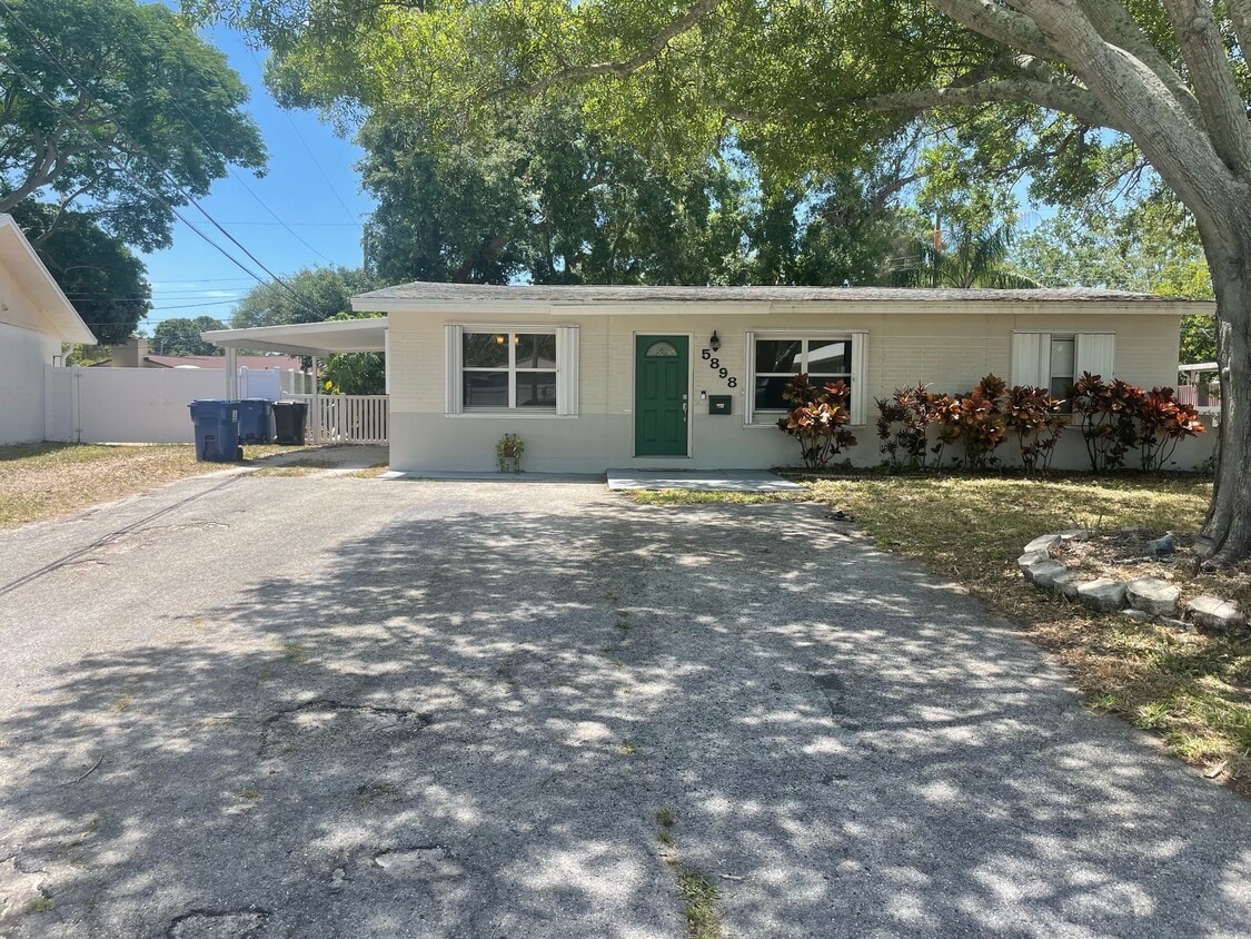 5898 13th St N, Saint Petersburg, FL 33703 House Rental in Saint