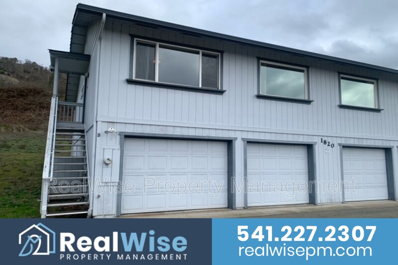 Foto principal - 1820 NE Foothill Blvd