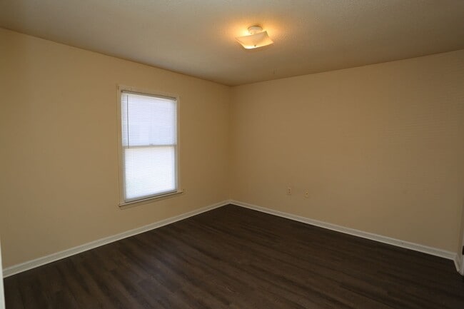 Building Photo - 140 Lanier Dr