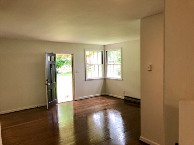 Foto del edificio - 4116 Eden Ave
