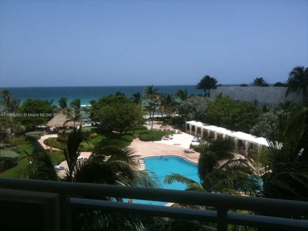 Primary Photo - 3001 S Ocean Dr
