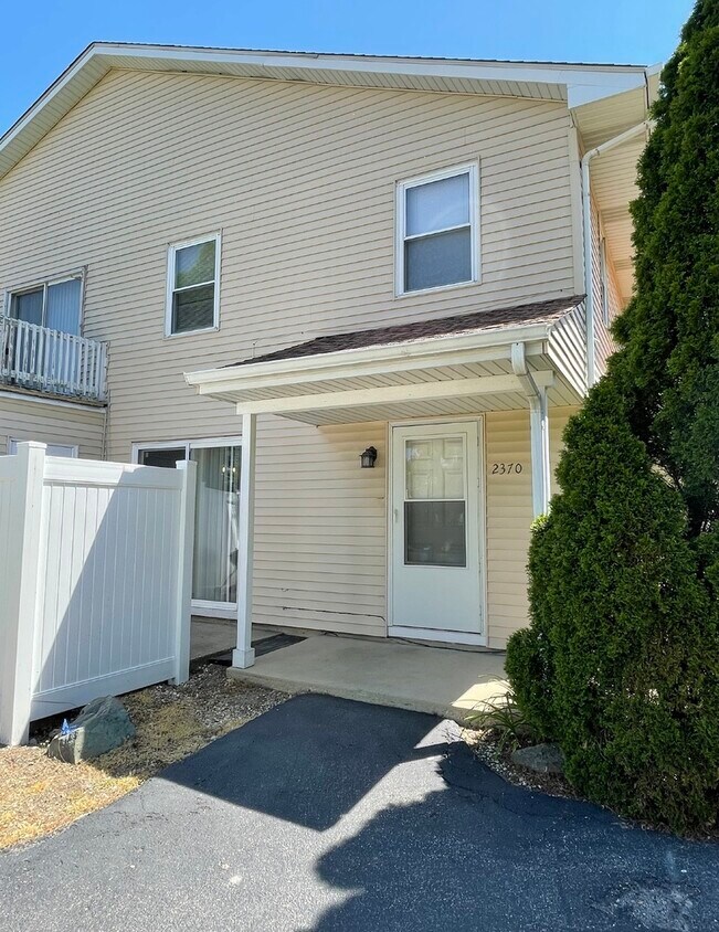 Primary Photo - 2370 Carnation Dr