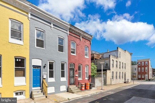 Building Photo - 1615 N Spring St