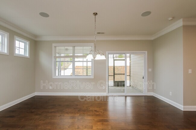 Building Photo - 3681 Norman View Dr