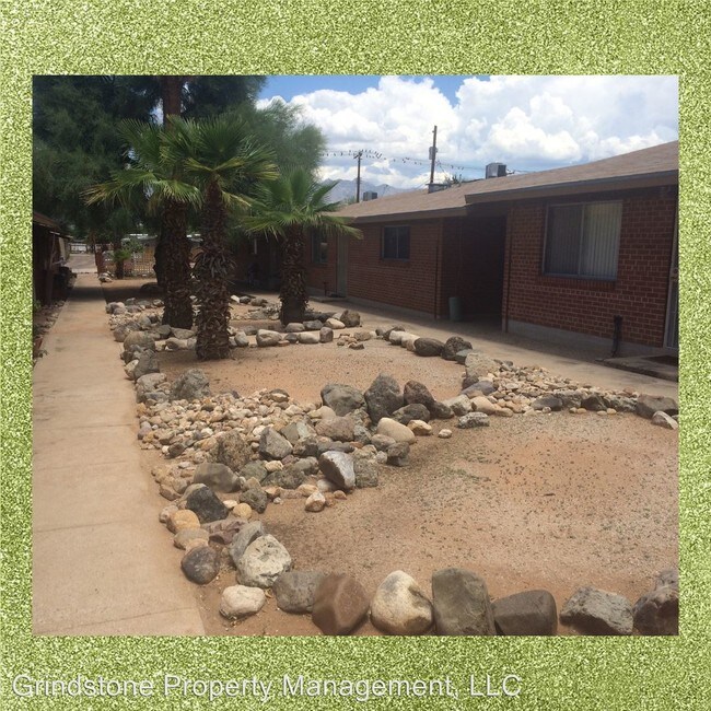 Building Photo - 3736 E Fairmount St