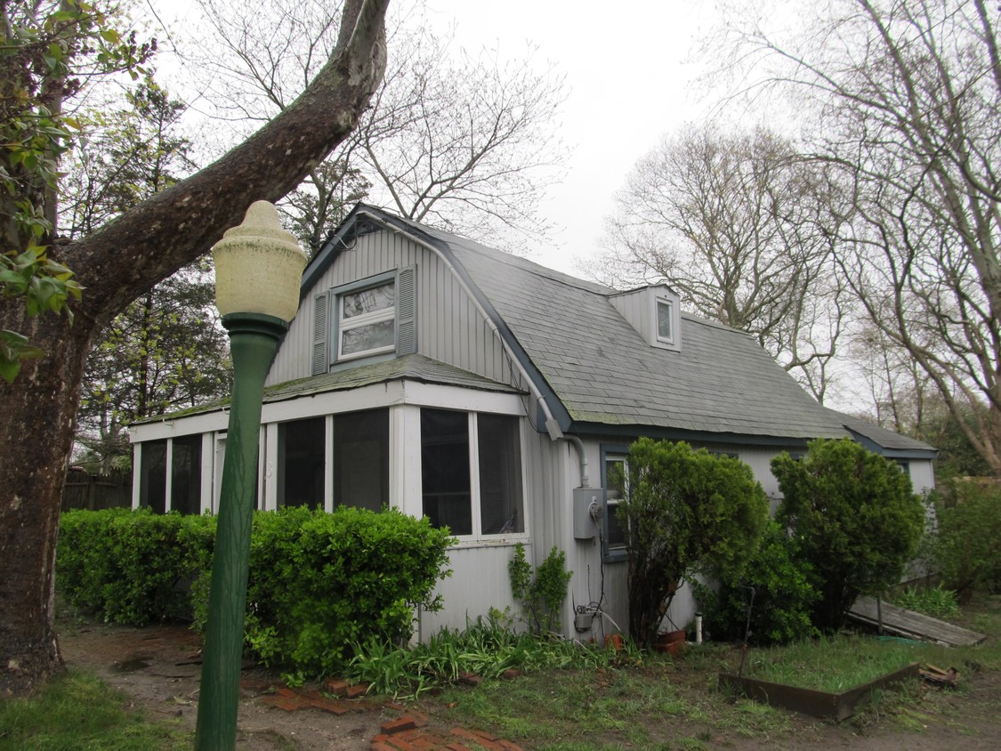 Primary Photo - 3 Box Tree Rd