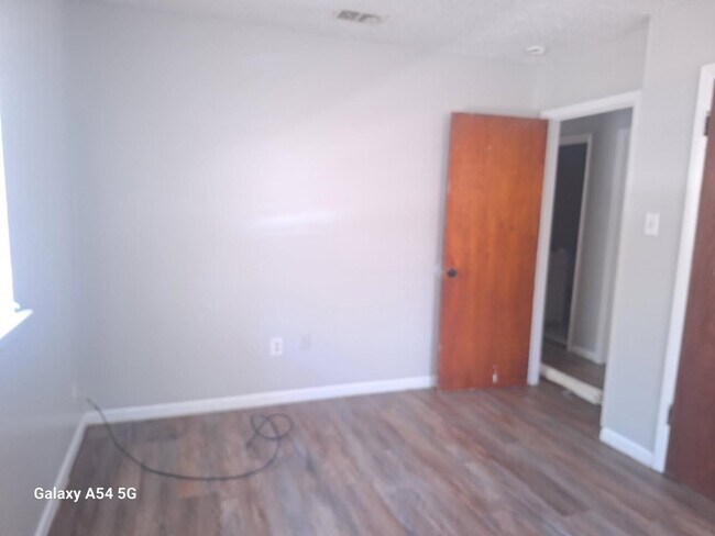 Foto del edificio - 2209 Wolf Ridge Rd