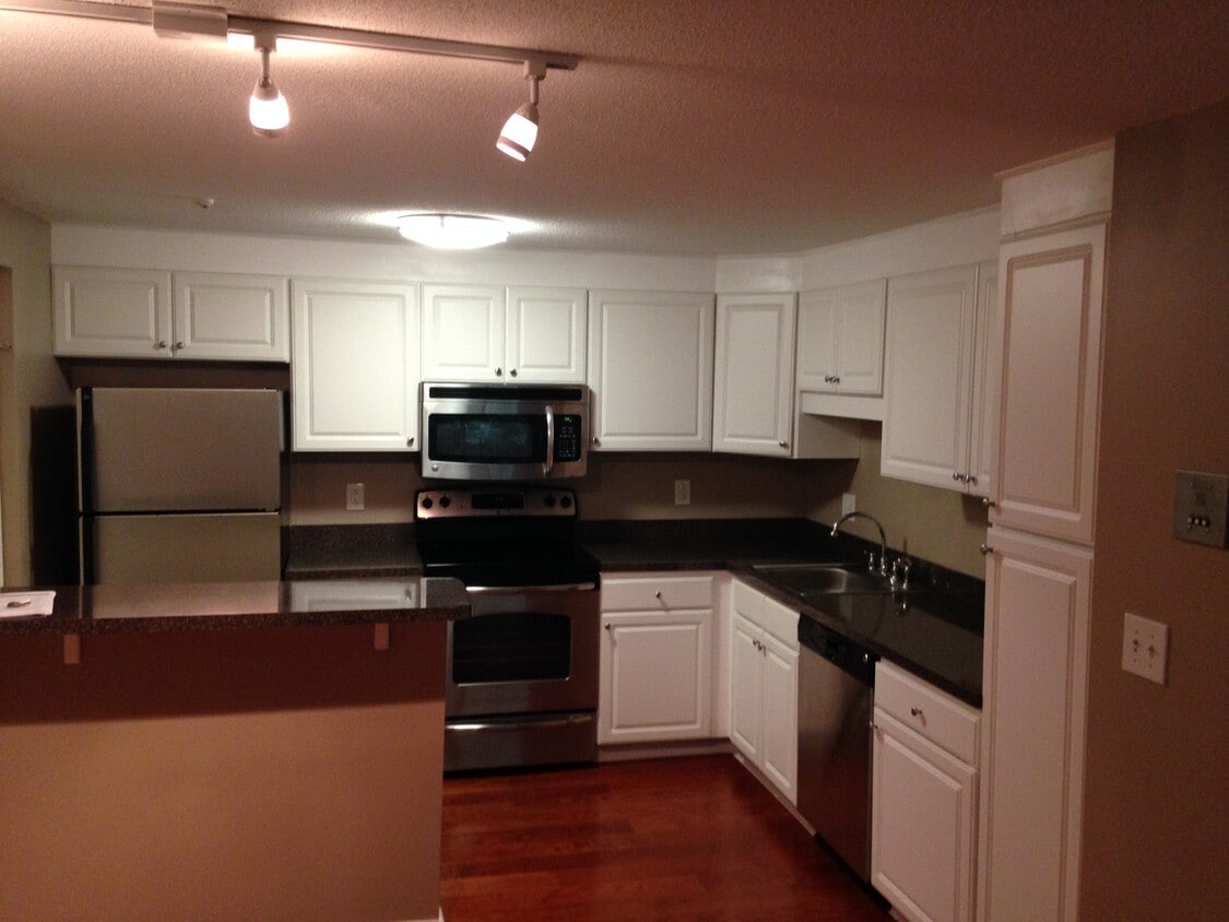 kitchen - 21 Pine St