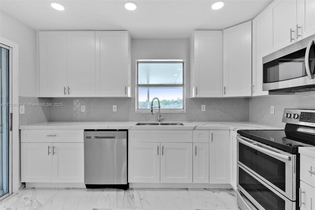 Foto del edificio - 710 SE 22nd Ln