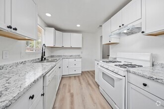 Building Photo - 6429 Stoneman Dr