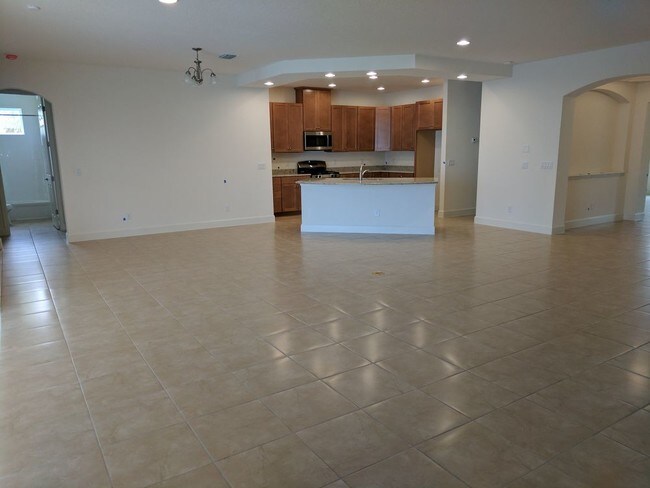 Building Photo - 5 Bedroom Home for Rent