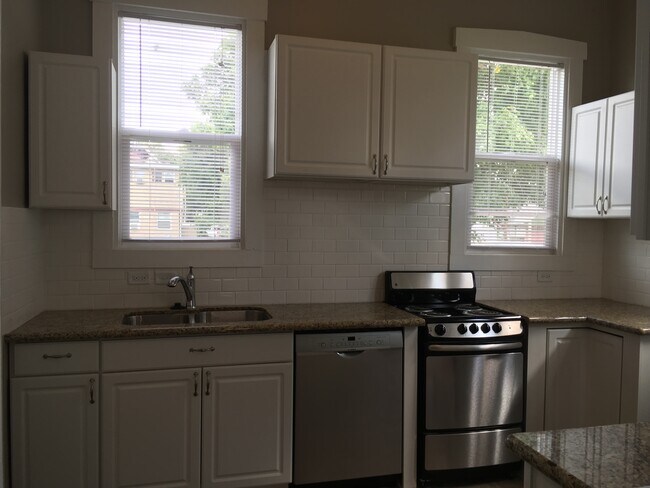 Kitchen - 1000 S 6th St