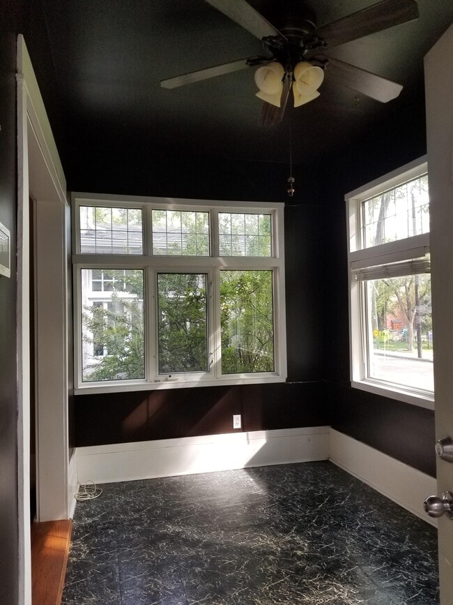 Building Photo - 2166 Athol St