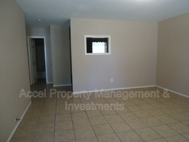 Foto del edificio - 2401 Gumwood Ave