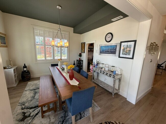 Foto del edificio - 5471 SW Jardine Ave