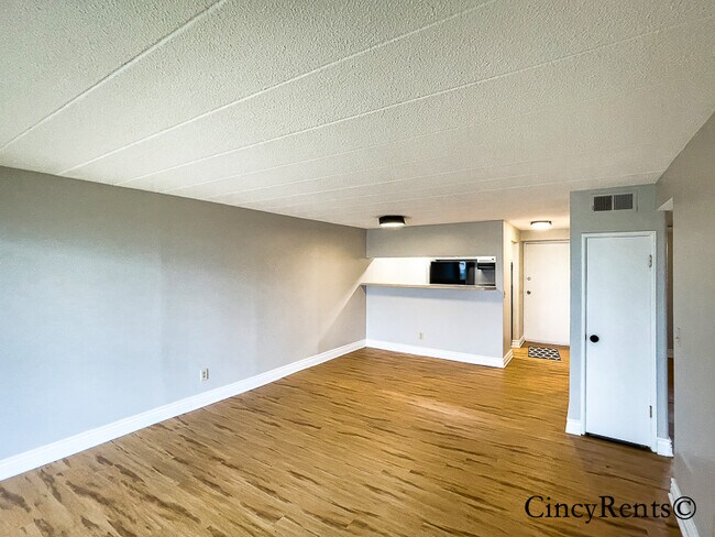 Building Photo - 2701 Lehman Rd