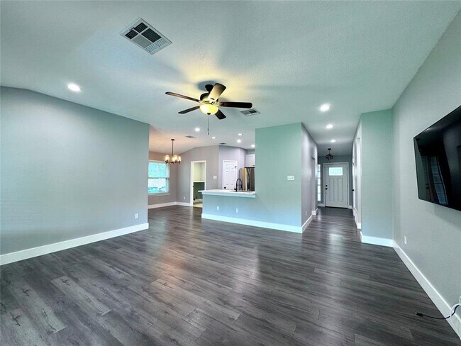Building Photo - 1212 Leah Ln