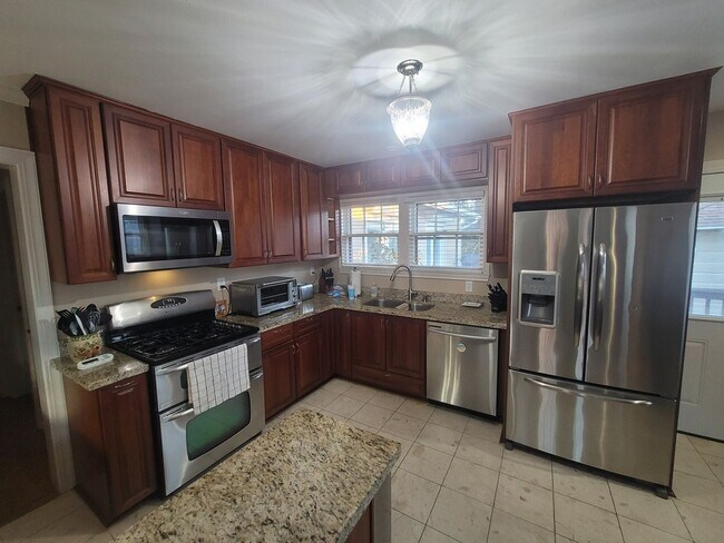 Foto del edificio - Single Family 1300+ square foot East End Home