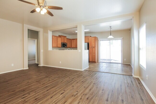 Foto del edificio - 15244 W Shaw Butte Dr