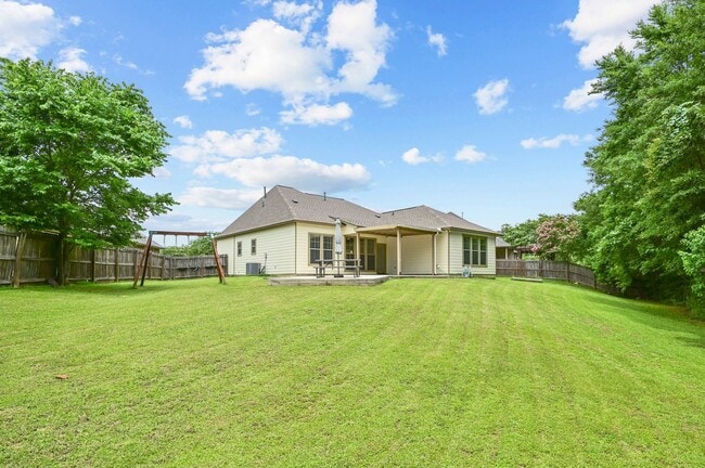 Building Photo - Gorgeous updated home in St. George