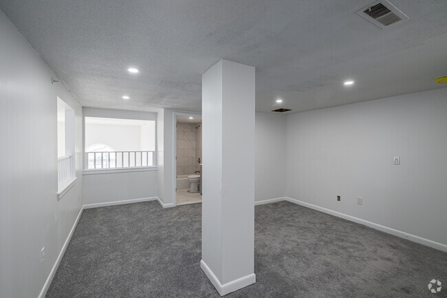 Loft de 2 habitaciones y 1 baño - 600 pies cuadrados - Dormitorio - Middletown at Main