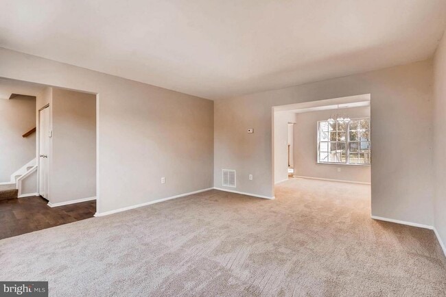 Building Photo - 915 Cambridge Ave