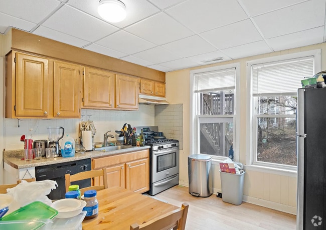 Building Photo - 852 Huntington Ave