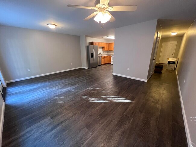 Foto del edificio - 144 Swaying Pine Ct