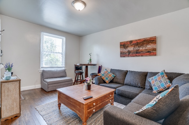 Building Photo - 1825 H St NE