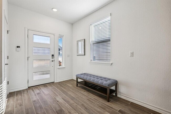Building Photo - 2903 Bronx Dr