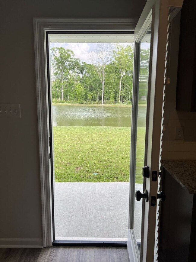 Building Photo - 4 Bedroom Single Family Home in Gonzales