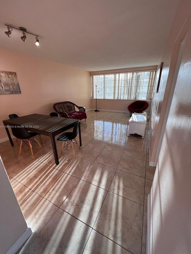 Foto del edificio - 1 bedroom in North Miami Beach FL 33179