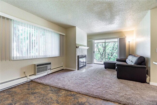 Foto del edificio - 2 bedroom condo for immediate rental ** SE...