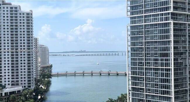 Building Photo - 300 Biscayne Blvd Way