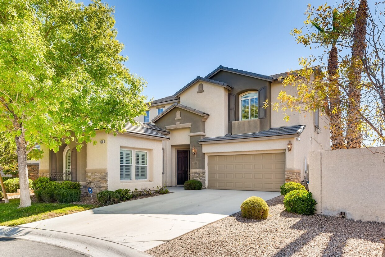 4 bedroom Home in Summerlin w/Pool House Rental in Las Vegas, NV