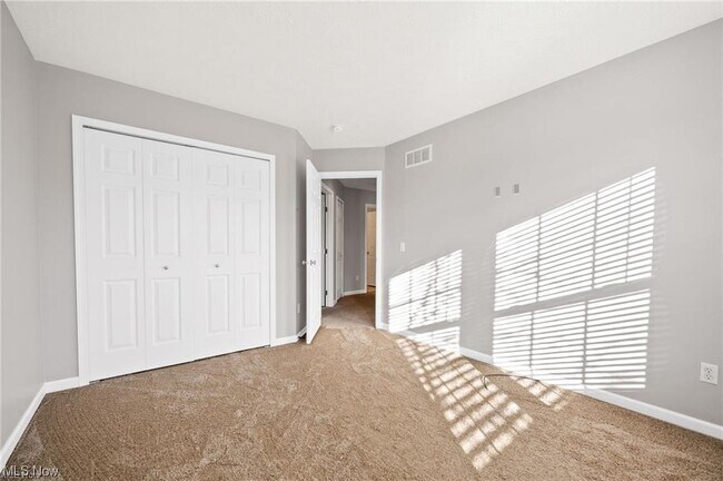 Building Photo - 7419 Meadow Brooke Way